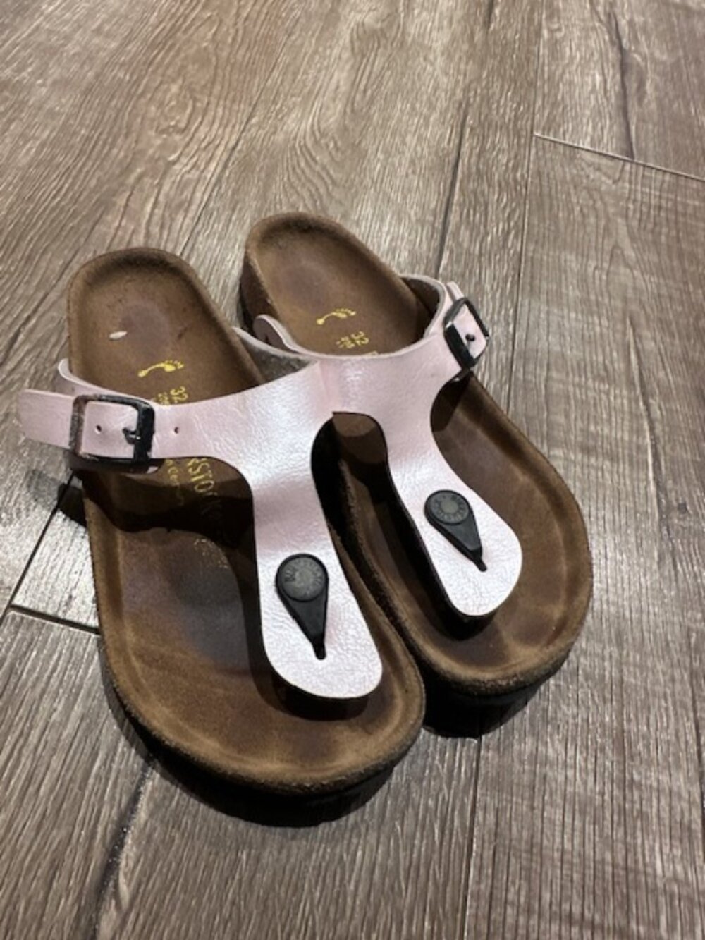 Birkenstock pink sandals size 1 youth